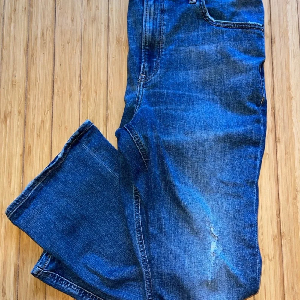 Express Cropped Bell Flare High Rise Jean - Picture 1 of 6